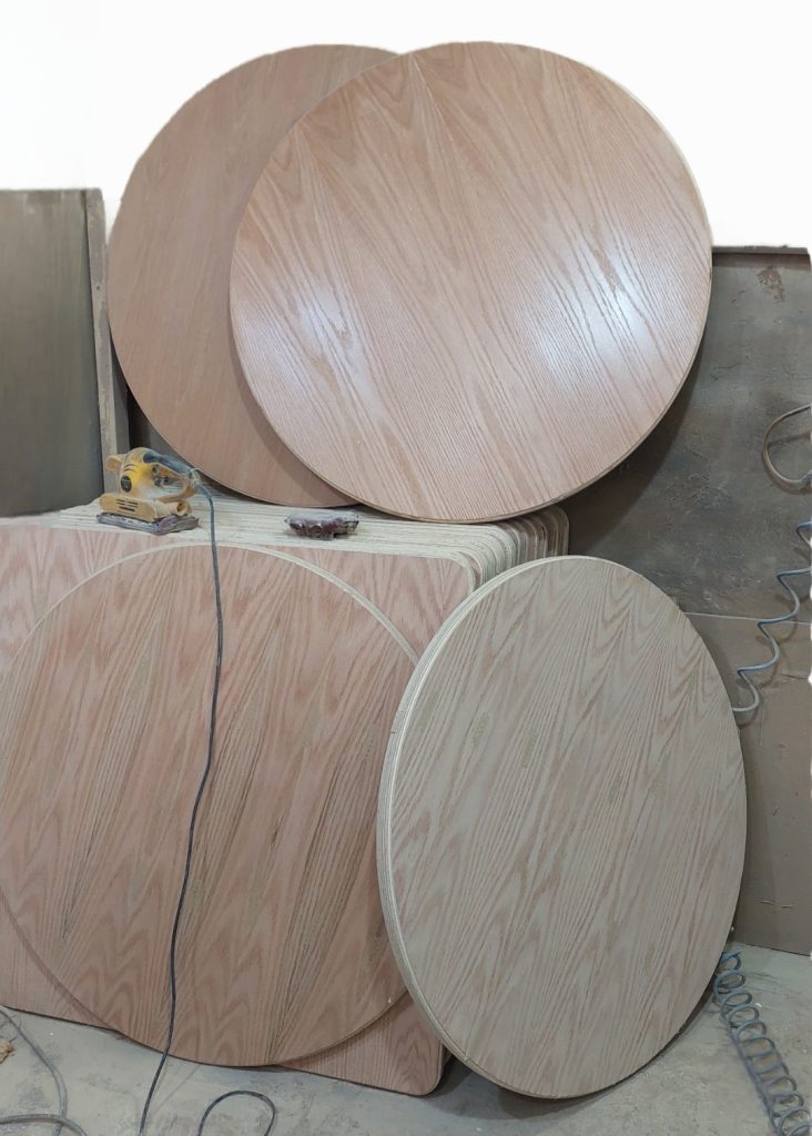 میز رستورانی نظری