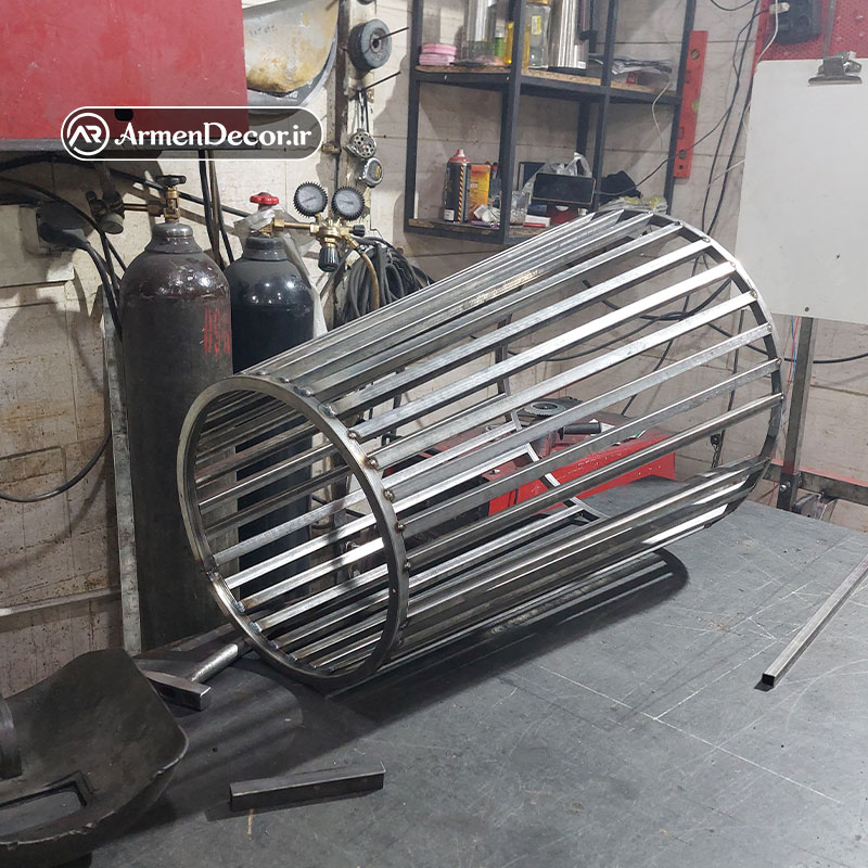 پایه فلزی مینیمال مخروطی